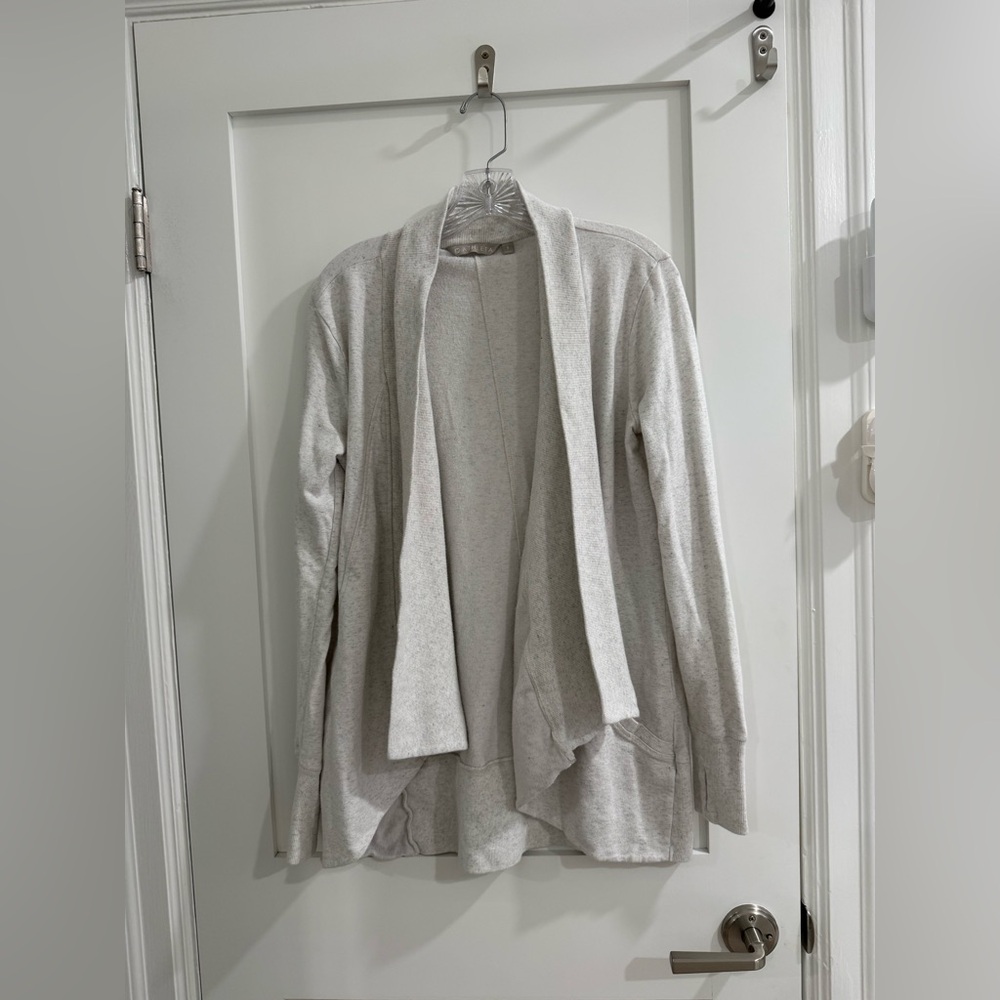 Athleta white sweatshirt material cardigan w/ grey heather pattern (fair)